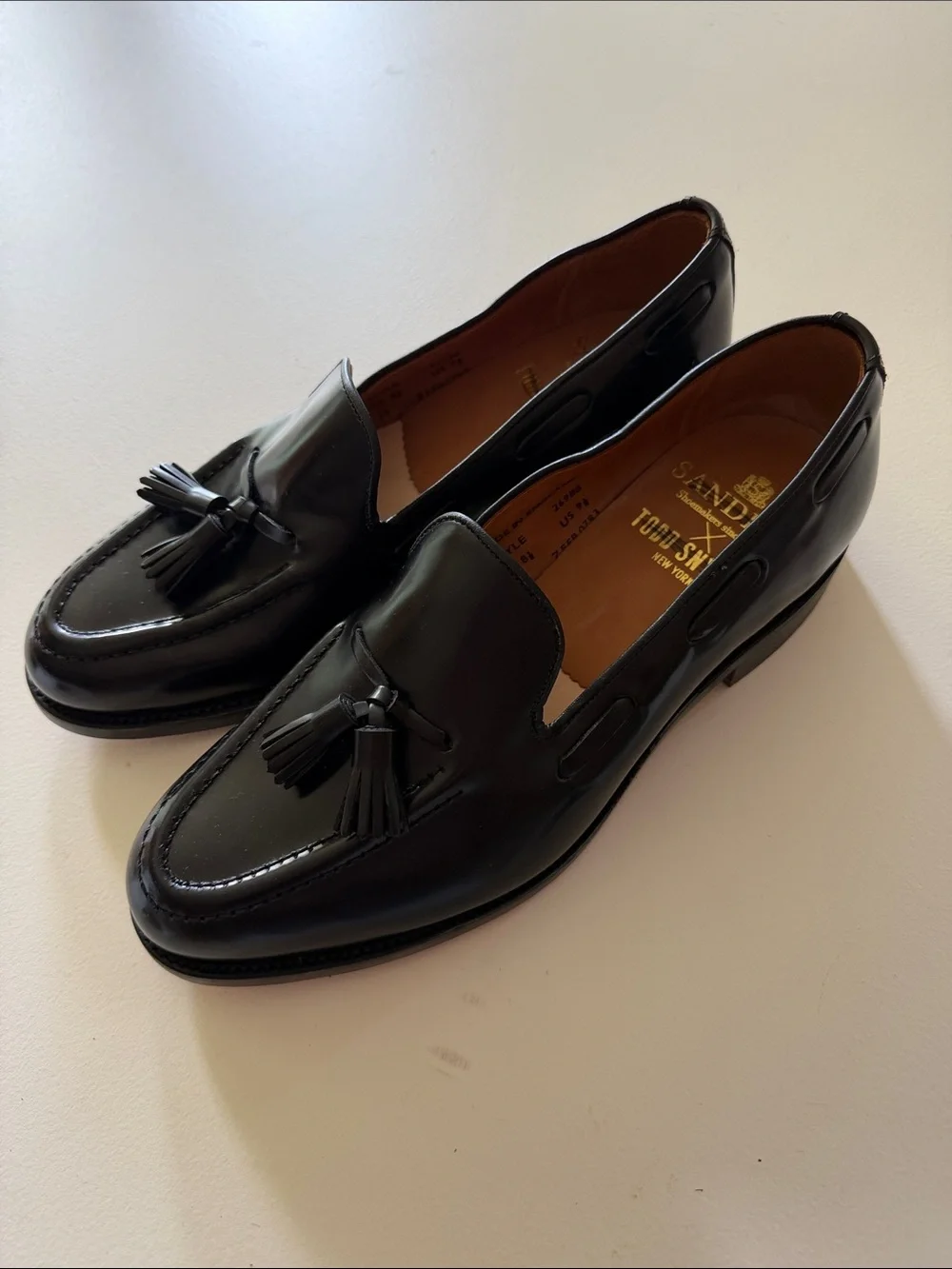 Todd Snyder X Sanders Black Tassel Leather Loafers Sz 9.5.  New. Box28